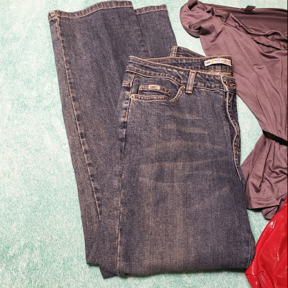 Lee Natural Straight Leg Medium Wash Jean Size 10